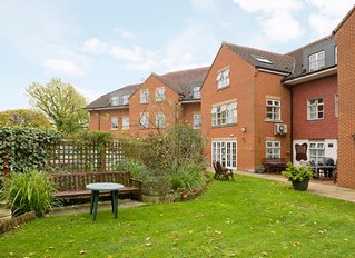 Care Home Hayes, West London - Ashwood Care Centre